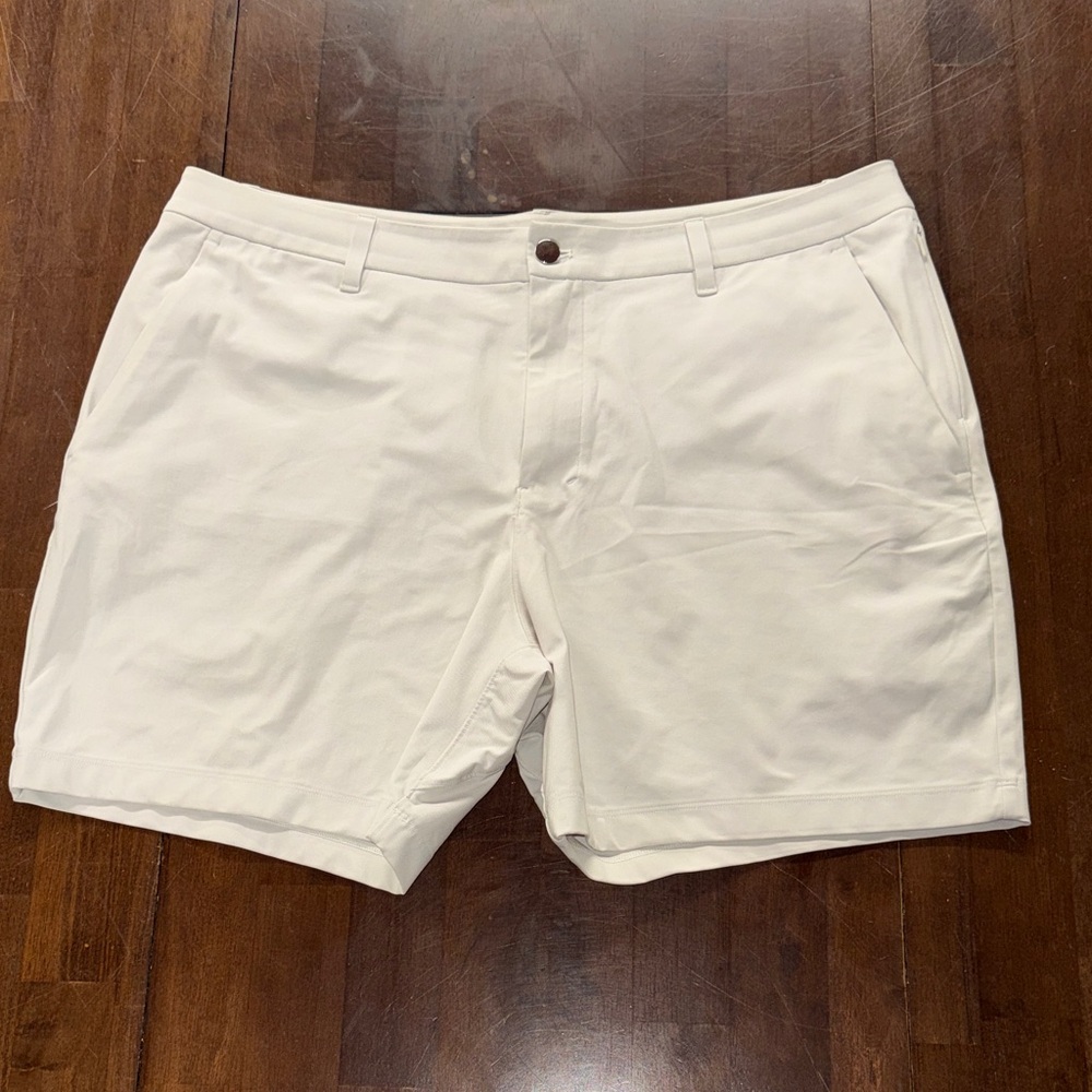 Lululemon ABC Short bone 36 warpstreme